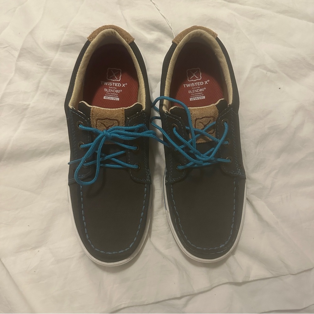 Twisted Women's Black Boat Shoes with Blue Accents